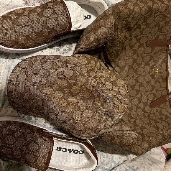 Coach set - Picture 2 of 12